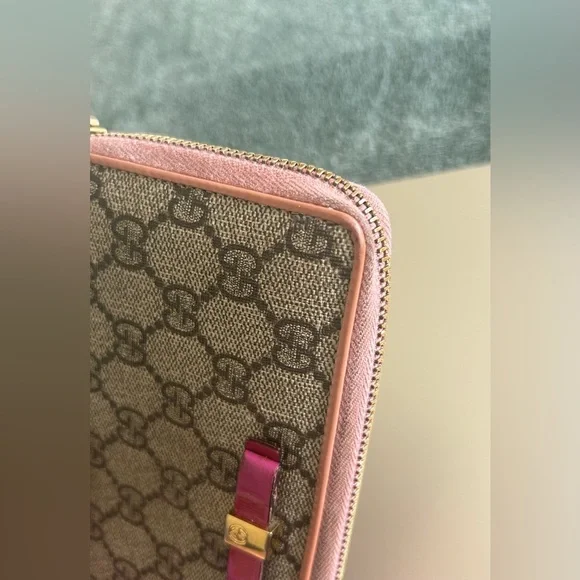 GUCCI Monogram GG Logo Ribbon PVC Zip Around Long Wallet - Picture 10 of 14